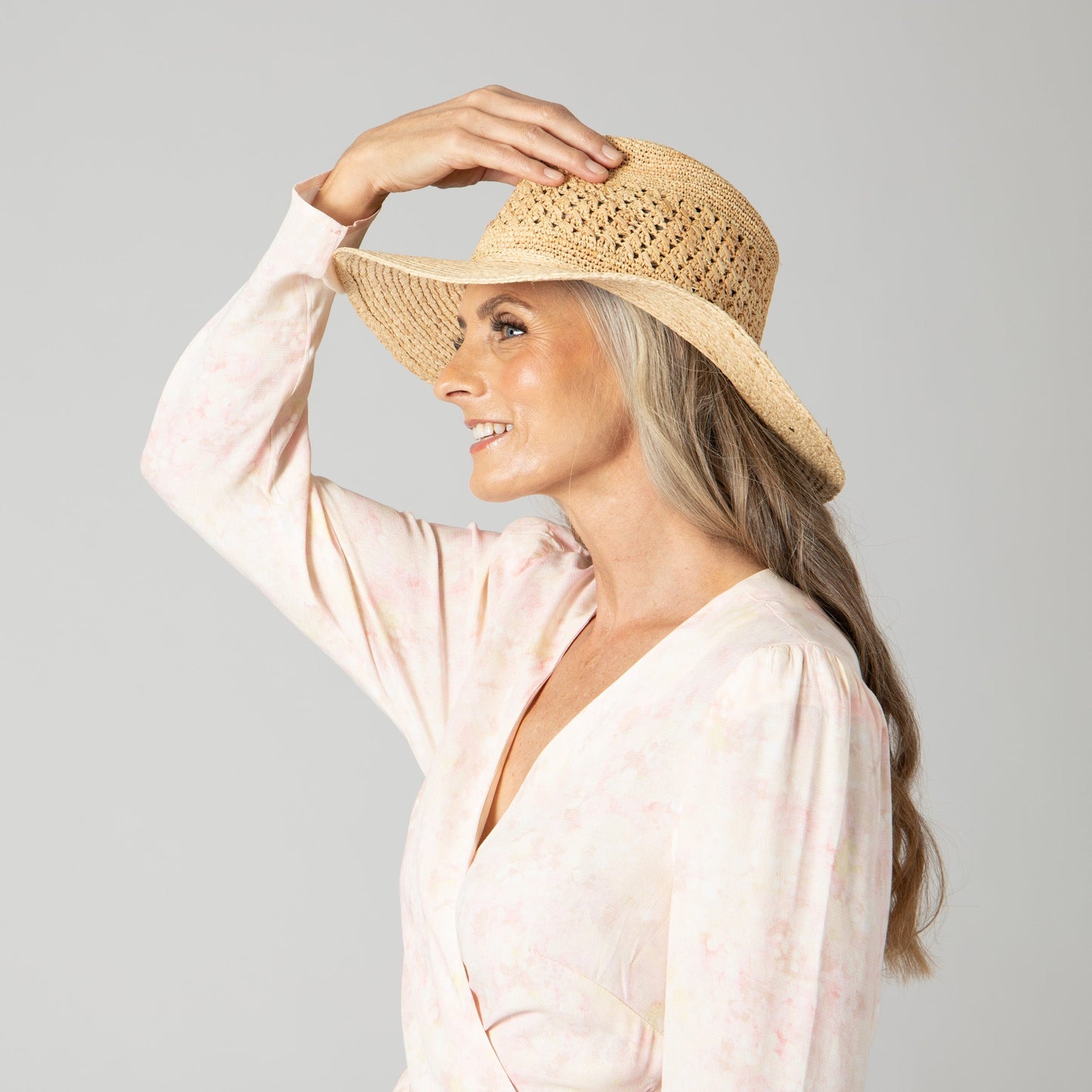 Women's Mixed Raffia Fedora w/ Hand Crochet Crown & Raffia Braid Brim