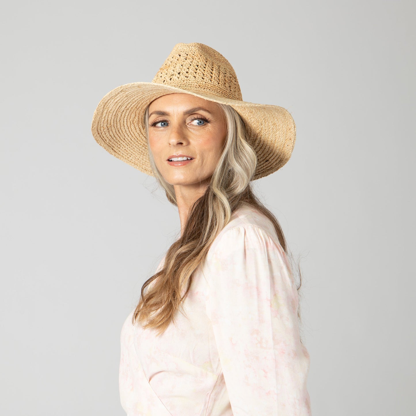 Women's Mixed Raffia Fedora w/ Hand Crochet Crown & Raffia Braid Brim